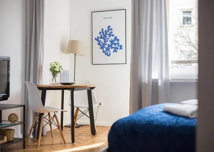 Riverside Comfort By Bookinghost