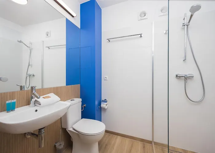 Riverside Comfort By Bookinghost