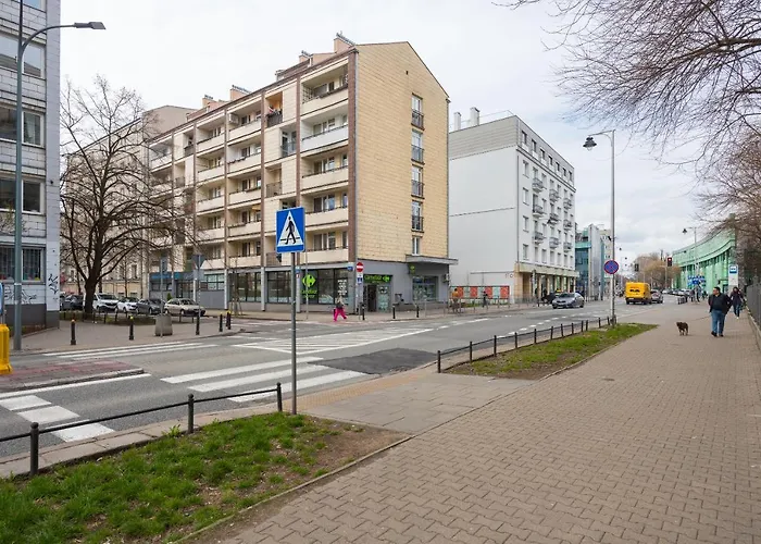 Apartment Riverside Comfort By Bookinghost