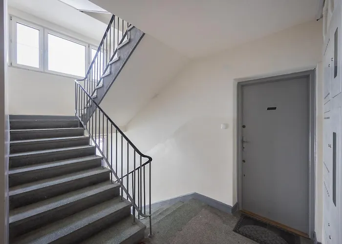 Apartment Riverside Comfort By Bookinghost *